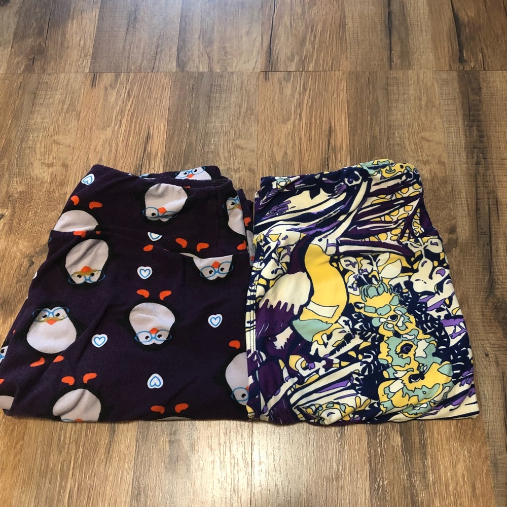 2 pairs Lularoe OS leggings!